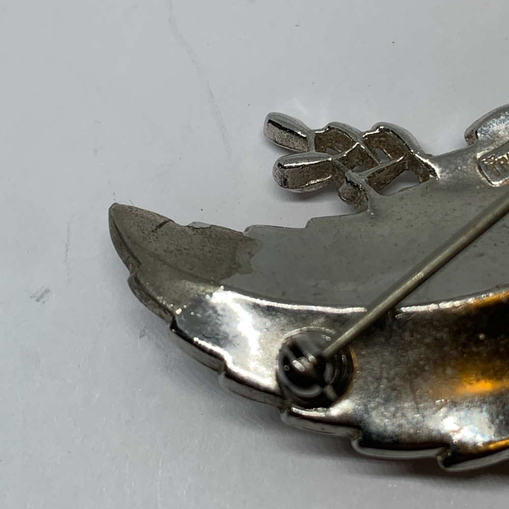 CROWN TRIFARI Brooch Pin Brushed Silver Tone Leaf Berries 3 1/2" Tall Vintage - Picture 7 of 7